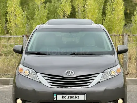 Toyota Sienna 2017 года за 15 800 000 тг. в Шымкент