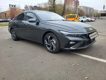 Hyundai Elantra 2023 года за 9 320 000 тг. в Усть-Каменогорск – фото 2