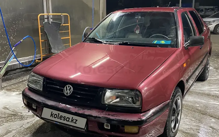 Volkswagen Vento 1993 года за 1 100 000 тг. в Караганда