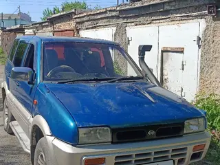 Nissan Mistral