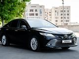 Toyota Camry 2019 года за 13 350 000 тг. в Астана