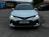 Toyota Camry 2023 годаүшін17 500 000 тг. в Алматы – фото 2