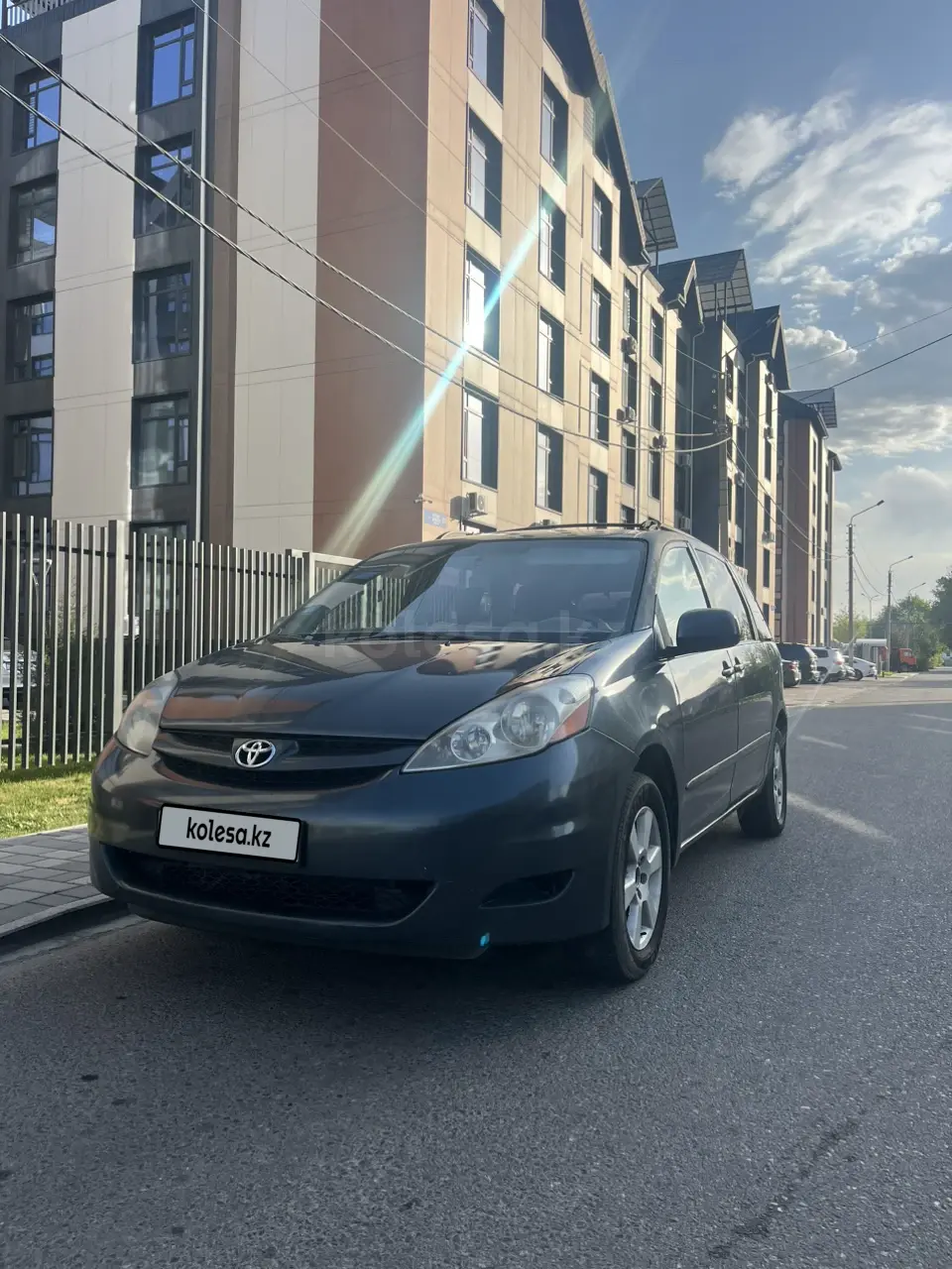 Toyota Sienna, 2006