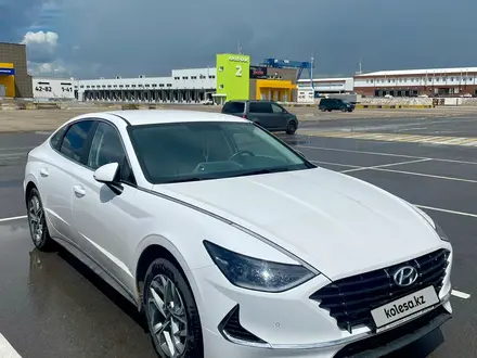 Hyundai Sonata 2023 года за 13 300 000 тг. в Караганда – фото 2