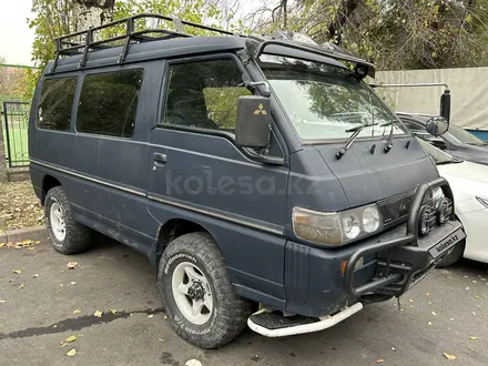 Mitsubishi Delica 1996 года за 1 450 000 тг. в Алматы – фото 4