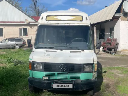 Mercedes-Benz 1995 года за 2 000 000 тг. в Шу