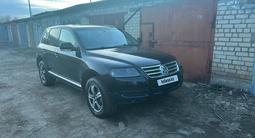 Volkswagen Touareg 2004 года за 5 000 000 тг. в Уральск – фото 3