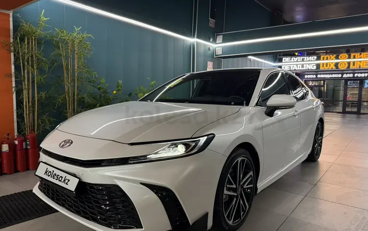 Toyota Camry 2025 года за 16 490 000 тг. в Алматы