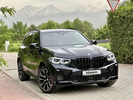 BMW X5 M 2022 года за 62 000 000 тг. в Алматы – фото 2