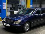 Mercedes-Benz C 200 2002 годаfor2 800 000 тг. в Алматы