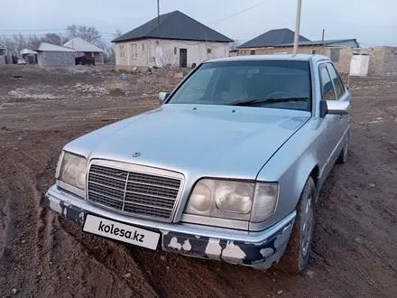 Mercedes-Benz E 220 1993 годаүшін1 100 000 тг. в Талдыкорган