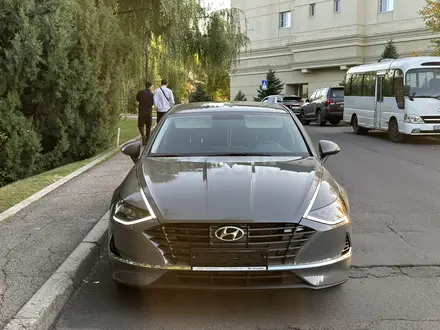 Hyundai Sonata 2023 года за 15 490 000 тг. в Алматы