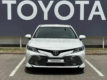 Toyota Camry 2019 года за 14 200 000 тг. в Алматы – фото 21