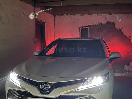 Toyota Camry 2019 года за 14 200 000 тг. в Алматы – фото 44