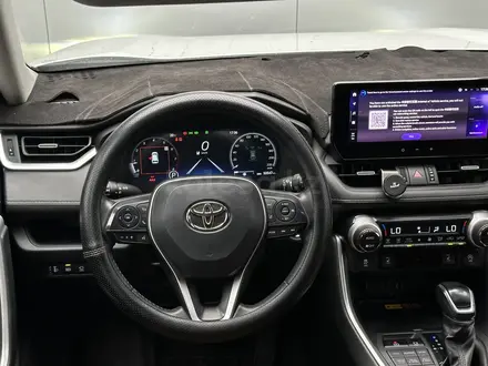 Toyota RAV4 2024 года за 16 900 000 тг. в Атырау – фото 4