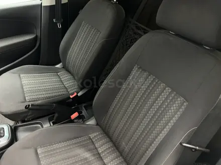 Volkswagen Polo 2018 года за 4 900 000 тг. в Атырау – фото 9