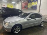 Mercedes-Benz C 180 2001 года за 3 050 000 тг. в Семей – фото 5