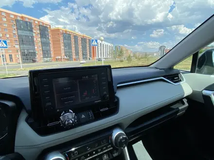 Toyota RAV4 2021 года за 19 800 000 тг. в Усть-Каменогорск – фото 2