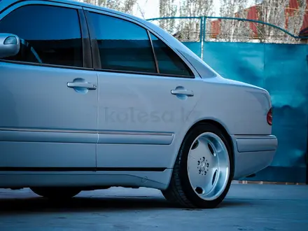 Mercedes-Benz E 55 AMG 1997 года за 6 000 000 тг. в Алматы – фото 37