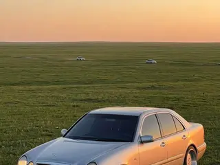 Mercedes-Benz E 55 AMG