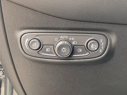 Chevrolet Equinox 2021 года за 6 990 000 тг. в Алматы – фото 17