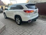 Toyota Highlander 2017 года за 14 500 000 тг. в Актобе – фото 4