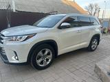 Toyota Highlander 2017 года за 14 500 000 тг. в Актобе – фото 3