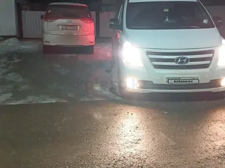 Hyundai Starex 2017 года за 8 900 000 тг. в Атырау – фото 2