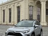 Toyota RAV4 2023 года за 17 000 000 тг. в Атырау – фото 2