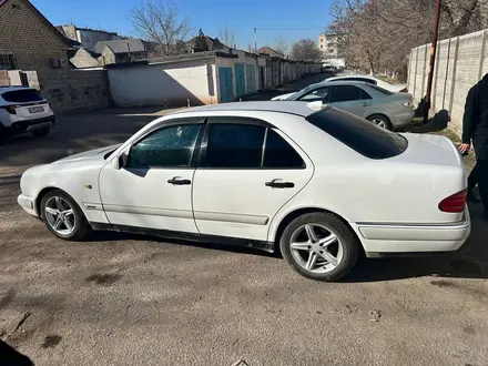 Mercedes-Benz E 230 1997 года за 2 100 000 тг. в Тараз – фото 5