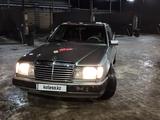 Mercedes-Benz E 220 1993 года за 1 200 000 тг. в Алматы – фото 3
