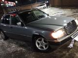 Mercedes-Benz E 220 1993 года за 1 200 000 тг. в Алматы – фото 2