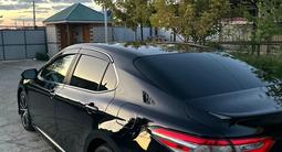 Toyota Camry 2018 года за 8 500 000 тг. в Кульсары – фото 3