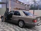 Mercedes-Benz E 220 1994 года за 1 450 000 тг. в Туркестан – фото 2