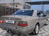 Mercedes-Benz E 220 1994 года за 1 450 000 тг. в Туркестан – фото 4