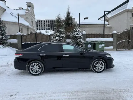 Toyota Camry 2019 года за 13 800 000 тг. в Астана – фото 7