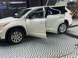 Toyota Highlander 2016 года за 10 000 000 тг. в Атырау – фото 4