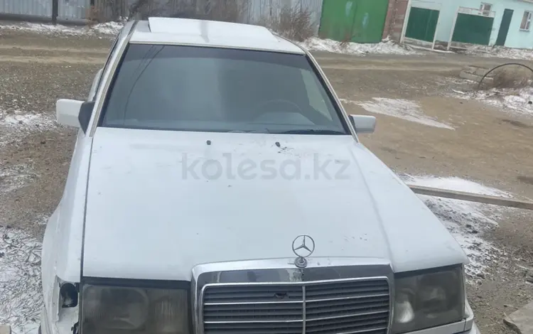 Mercedes-Benz E 200 1990 года за 800 000 тг. в Астана