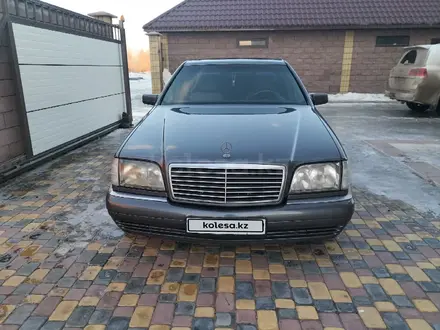 Mercedes-Benz S 320 1995 года за 3 100 000 тг. в Караганда – фото 2