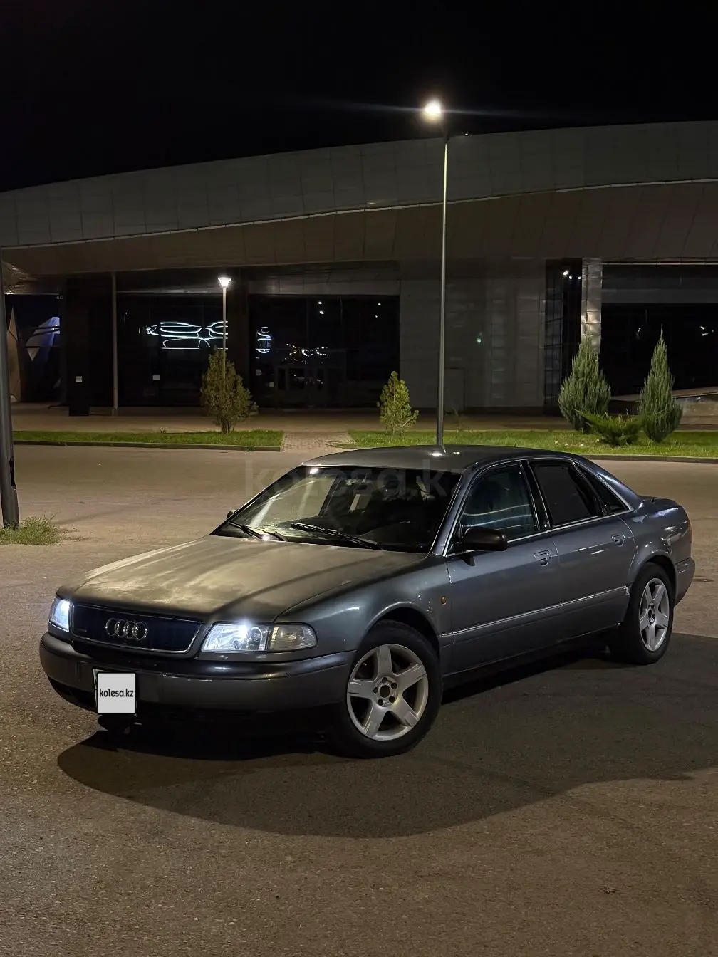 Audi A8, 1998