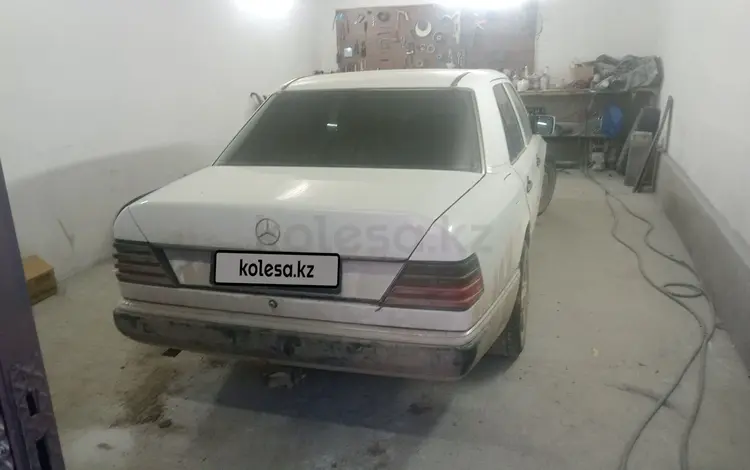 Mercedes-Benz E 200 1990 годаүшін1 000 000 тг. в Туркестан
