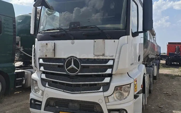 Mercedes-Benz  Actros 2018 года за 17 000 000 тг. в Алматы