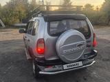 Chevrolet Niva 2006 года за 1 390 000 тг. в Петропавловск – фото 2