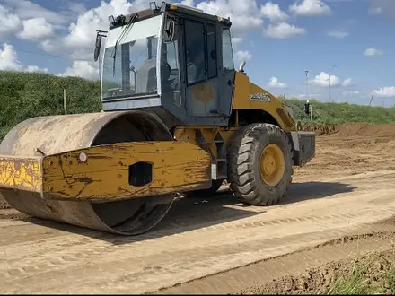 XCMG  XS142 2011 года за 9 800 000 тг. в Шымкент