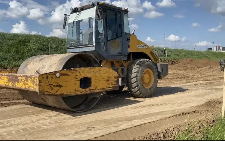 XCMG  XS142 2011 года за 9 800 000 тг. в Шымкент