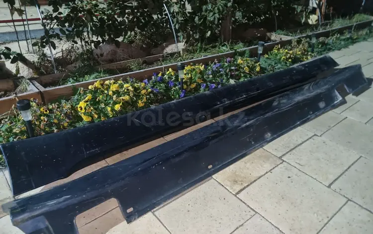 Пороги комплект на bmw 528 2008 г.5 серии за 114 000 тг. в Астана