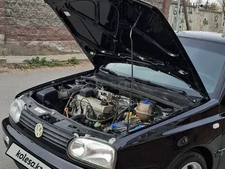 Volkswagen Golf 1998 года за 2 500 000 тг. в Алматы – фото 13