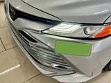 Toyota Camry 2020 года за 10 200 000 тг. в Жанаозен – фото 2