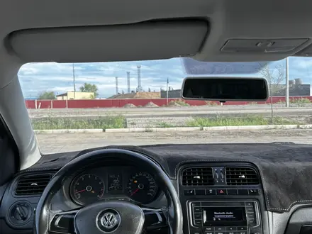 Volkswagen Polo 2016 года за 5 450 000 тг. в Актобе – фото 11