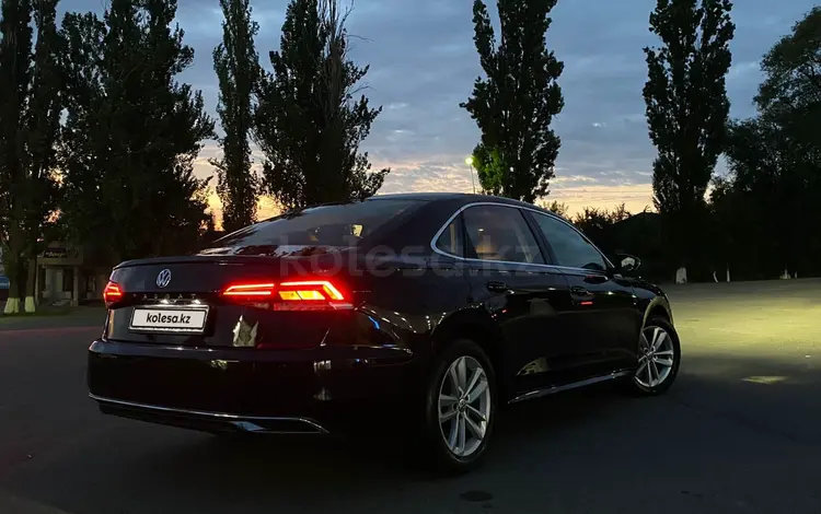 Volkswagen Passat 2020 года за 13 000 000 тг. в Алматы